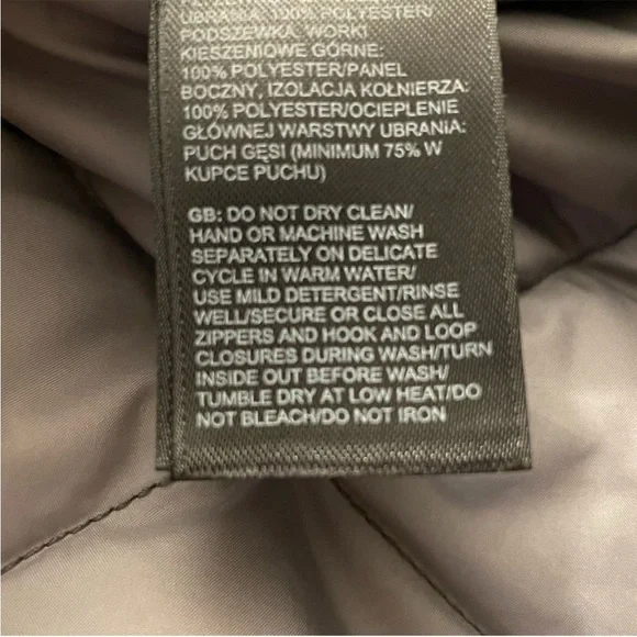 The North Face 550 Girl’s Puffer Jacket (Size M - 10/12) - Picture 10 of 12